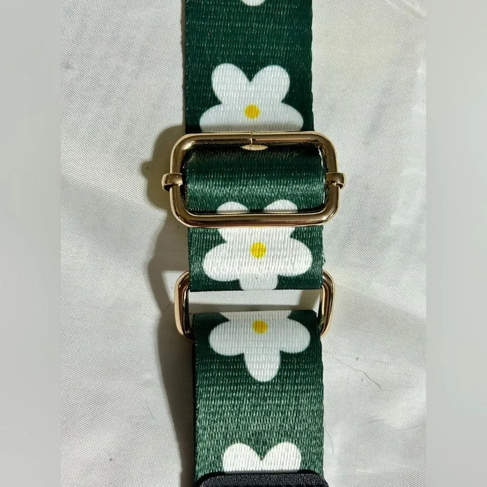 Phone Holder Coin Purse 🌼 NWOT Green Faux Leather Floral Strap Crossbody